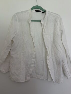 Liz Claiborne White Embroidered Button-Down Casual Shirt